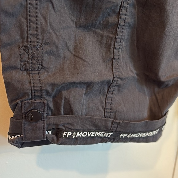 NWOT Free People Movement Mesmerize Me Black Cargo Pants Size Small Hiking - Picture 12 of 16